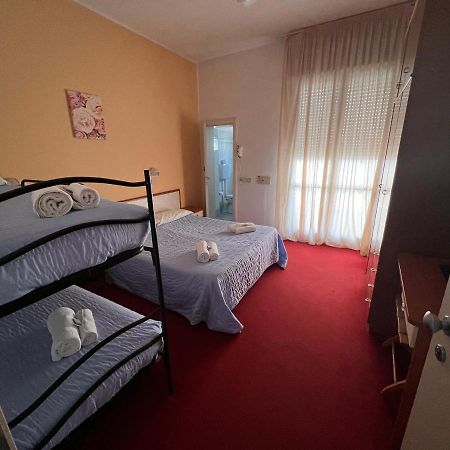 Villa Silvie Rose Cesenatico Exterior photo