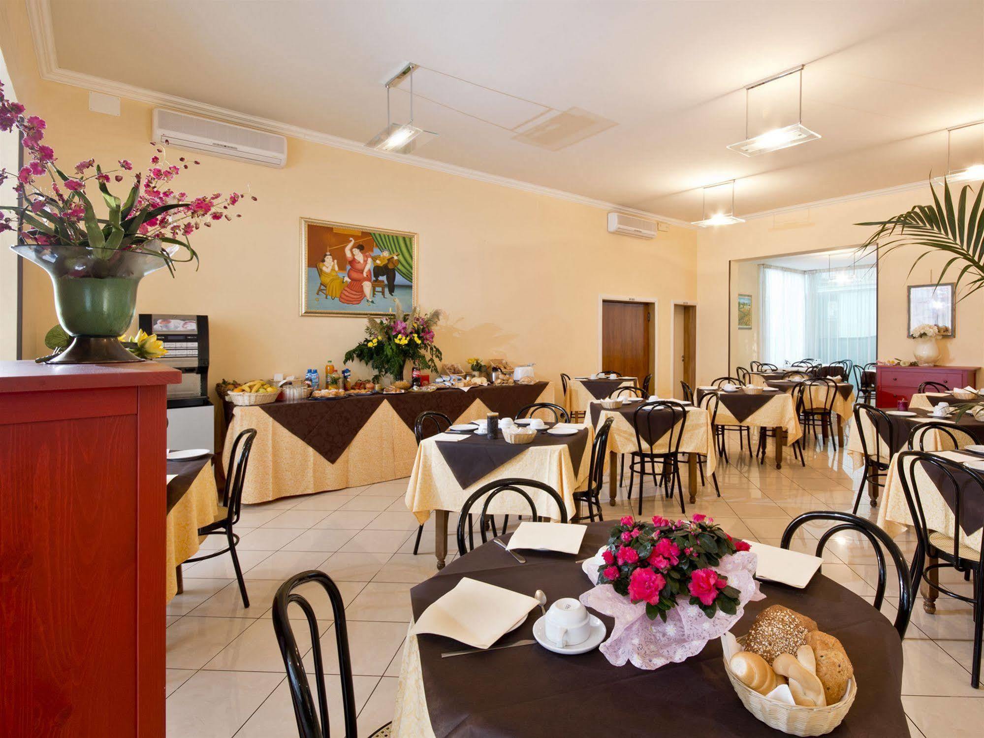 Villa Silvie Rose Cesenatico Exterior photo