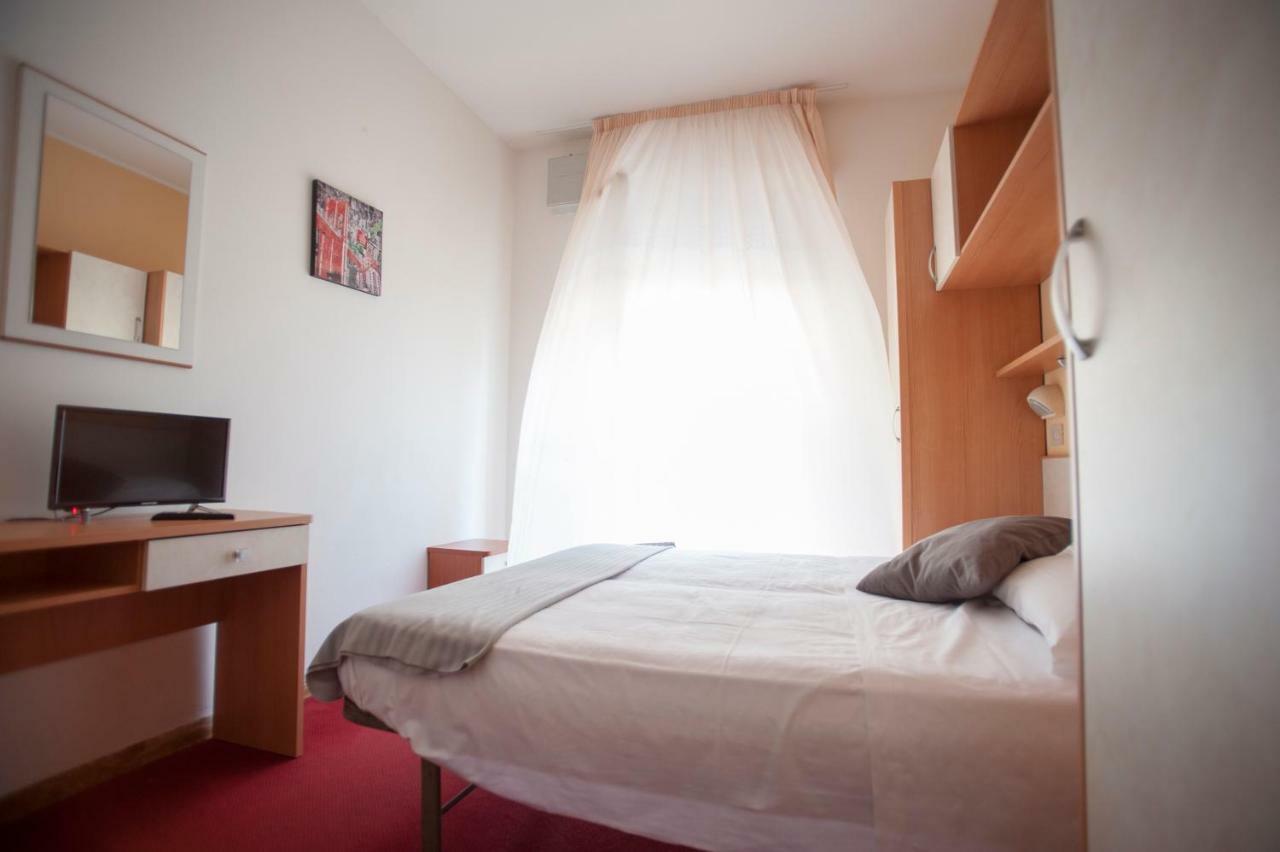 Villa Silvie Rose Cesenatico Exterior photo