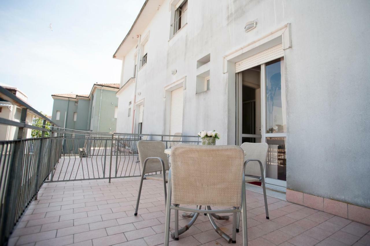 Villa Silvie Rose Cesenatico Exterior photo