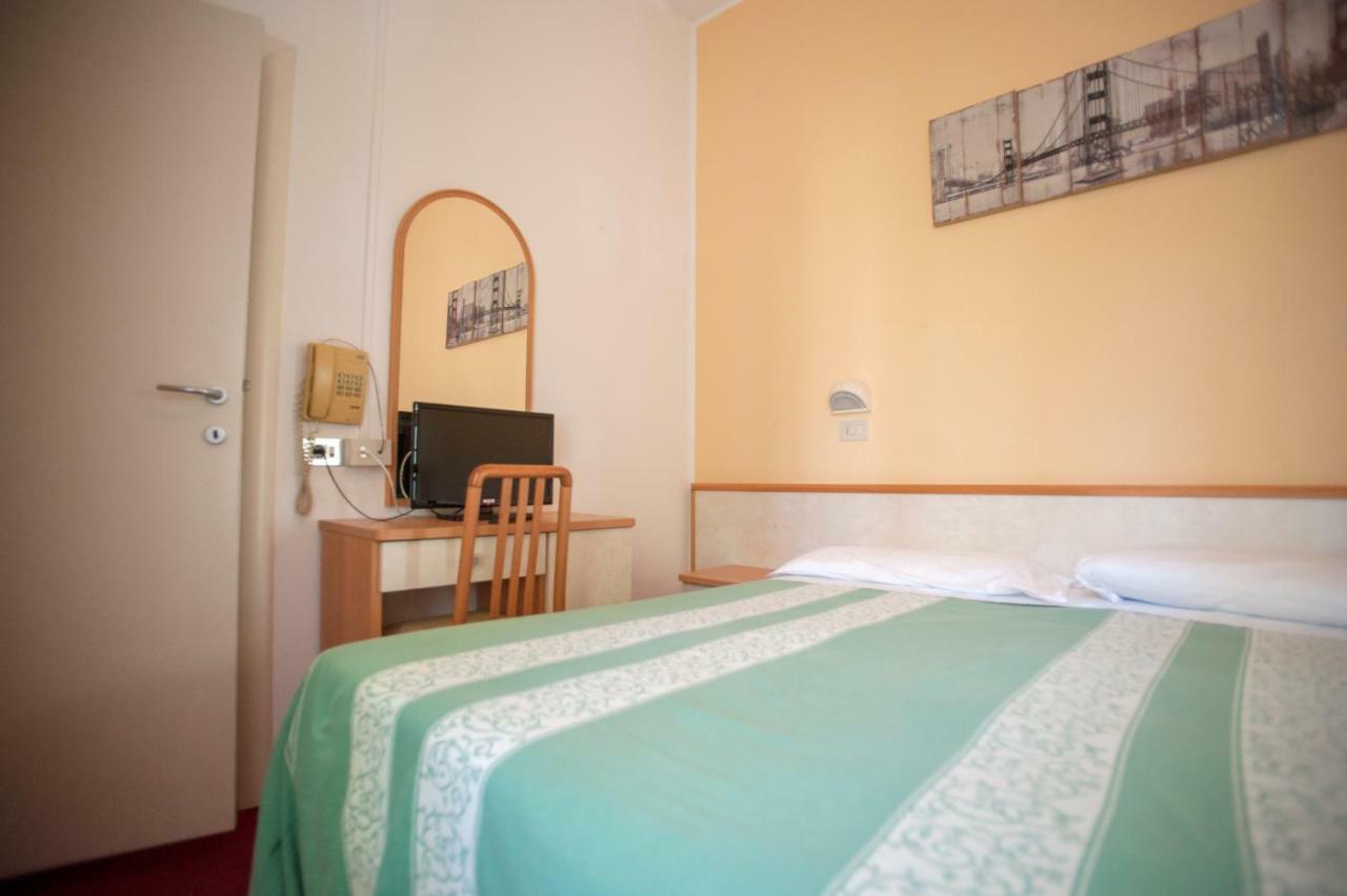 Villa Silvie Rose Cesenatico Exterior photo