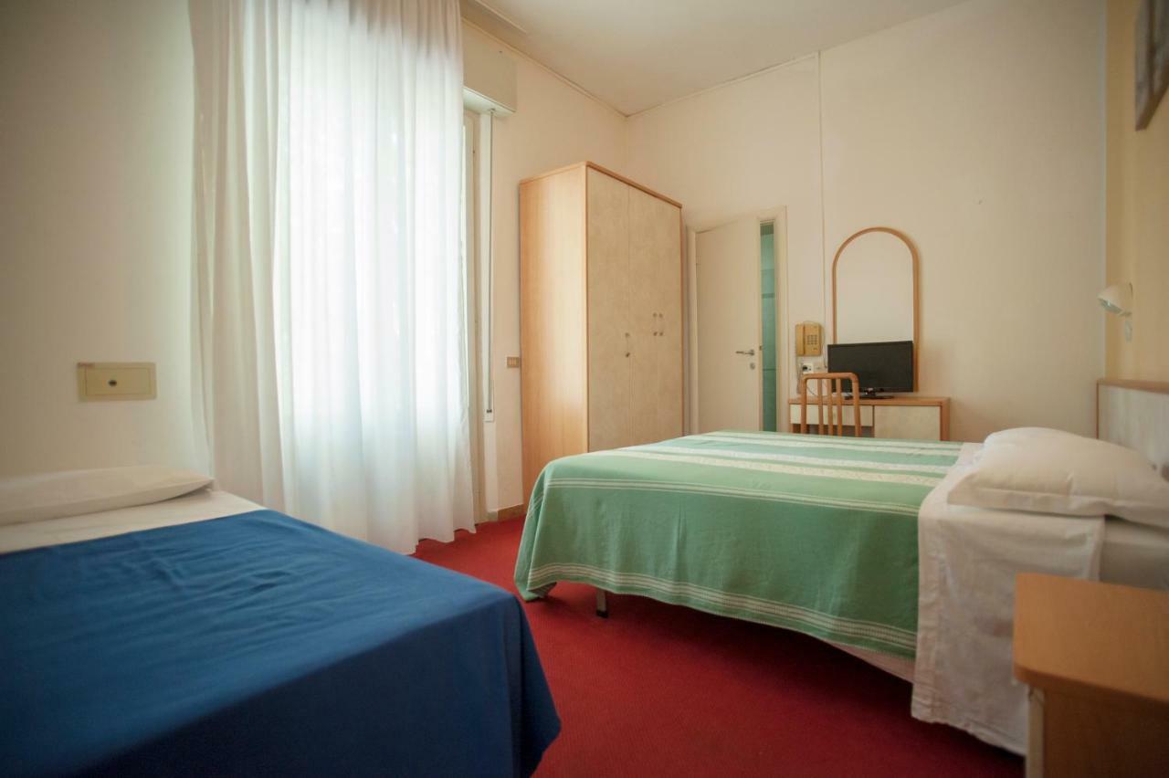 Villa Silvie Rose Cesenatico Exterior photo
