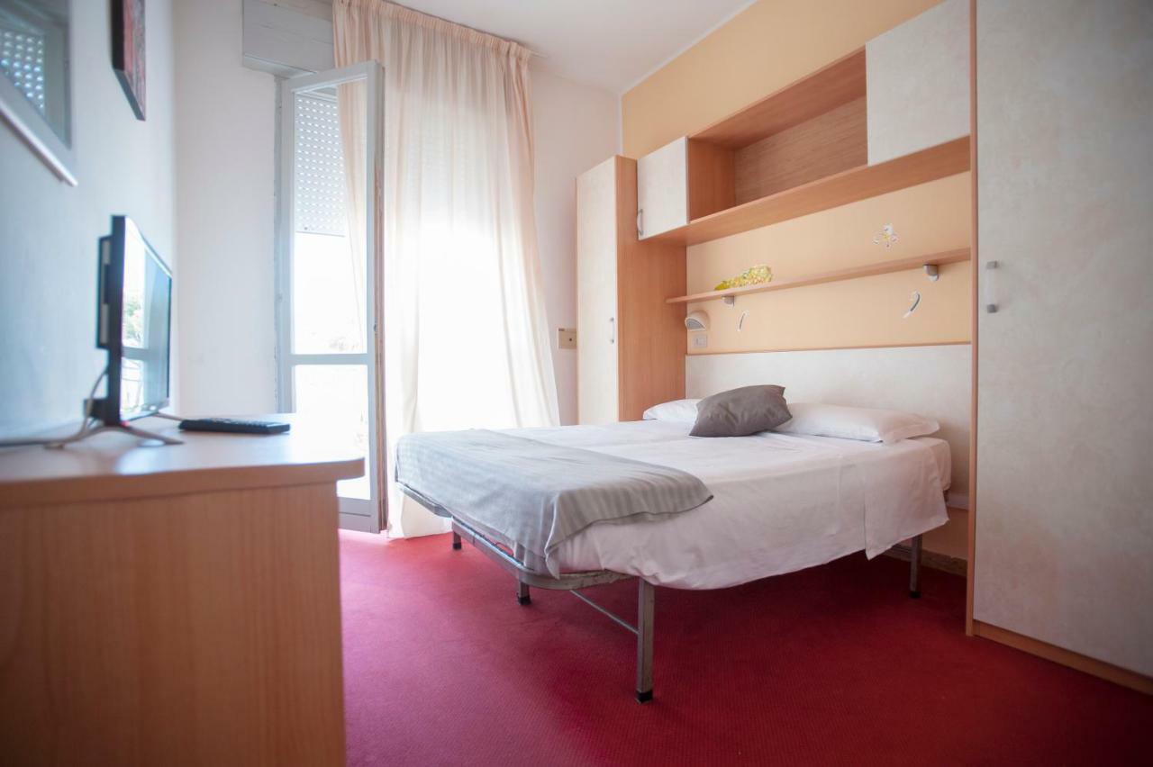 Villa Silvie Rose Cesenatico Exterior photo